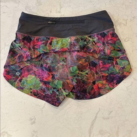 Lululemon Speed Up Low-Rise Lined Short 2.5” in Vivid Floral Multi/Graphite Grey - Picture 8 of 16